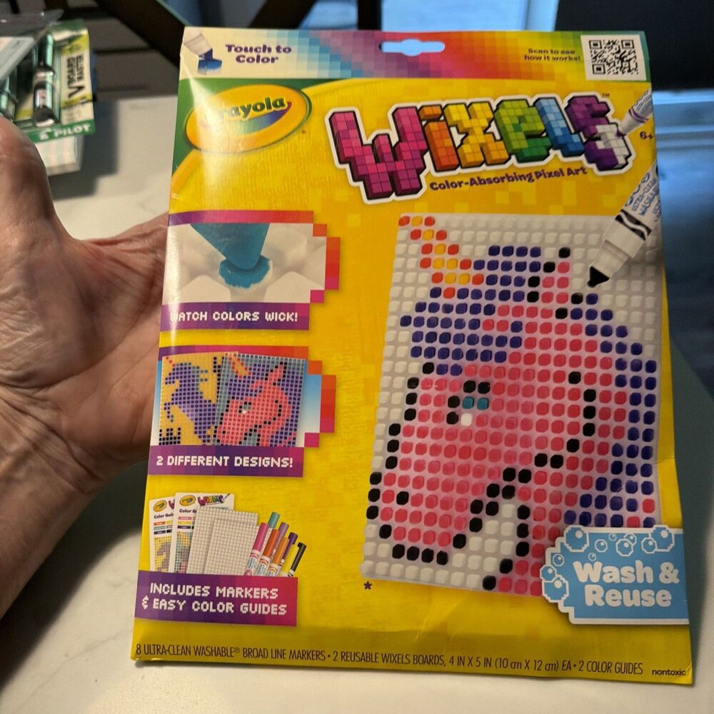 Crayola Wixels Color Absorbing Pixel Art Unicorn Pink Multicolor New